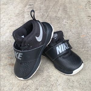 Nike hustle D9 Toddler size 6c for toddler